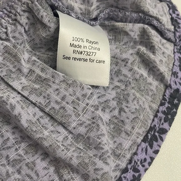 SO Goods For Life Floral Crop Top - Picture 5 of 5